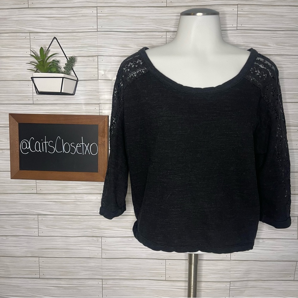 🫶 American Eagle Outfitters Lace Top